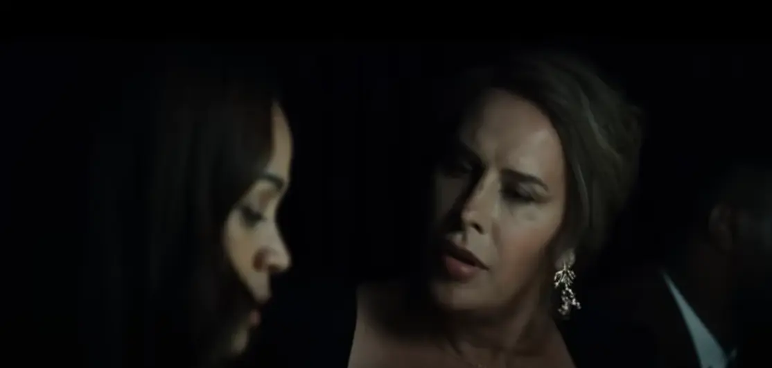 Zoe Saldaña y Karla Sofía Gascón Captura de pantalla